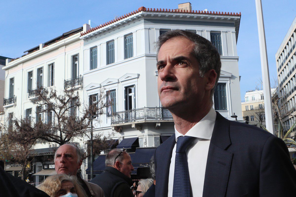 Κώστας Μπακογιάννης στην κηδεία Δομάζου