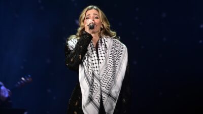 Η Νατάσα Μποφίλιου στο Σύνταγμα