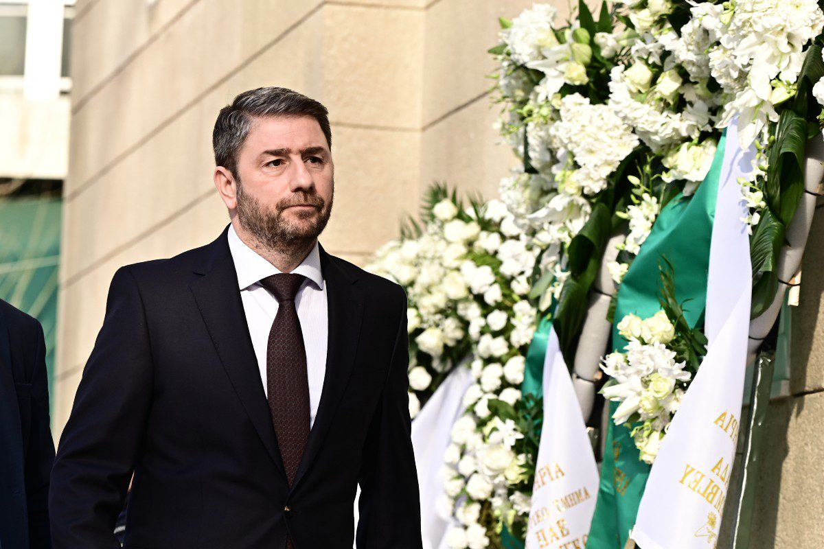 Νίκος Ανδρουλάκης στην κηδεία Δομάζου