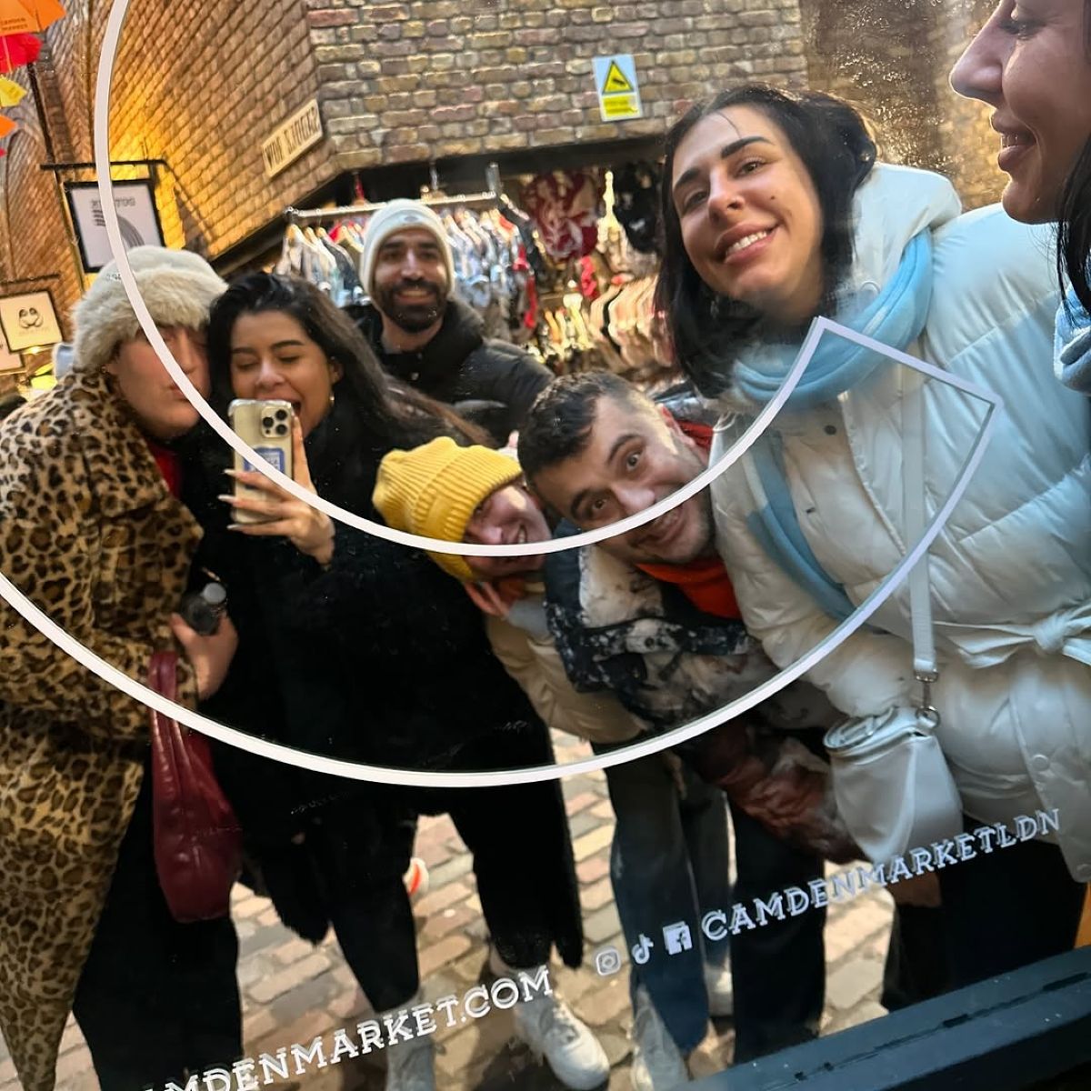 H Super Κική με την παρέα της στο Λονδίνο