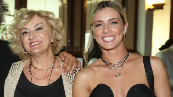 Η Υρώ Μανέ με την κόρη της