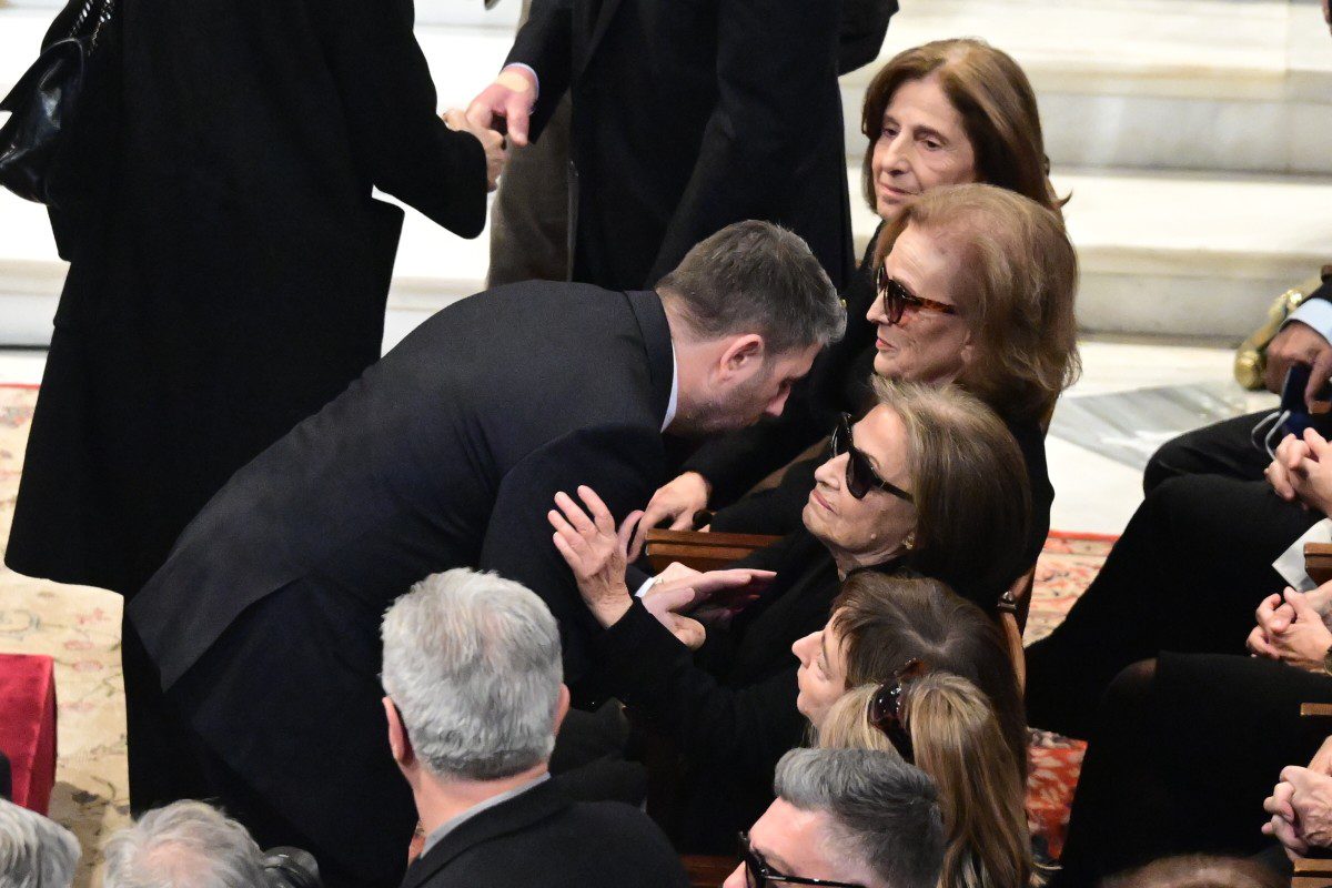 Ο Νίκος Ανδρουλάκης στην κηδεία του Κώστα Σημίτη