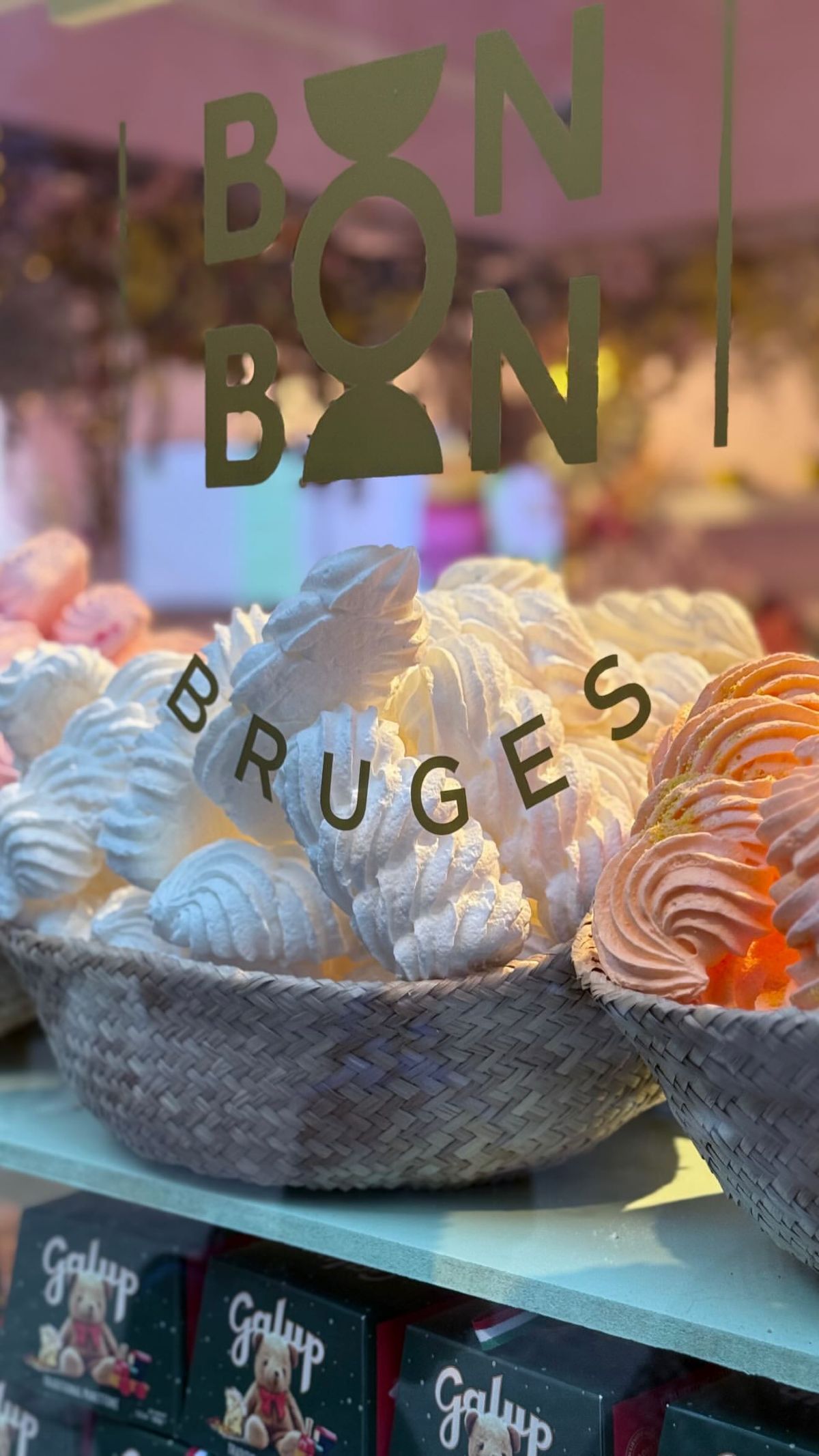 Βιτρίνα ζαχαροπλαστείου στο Βέλγιο