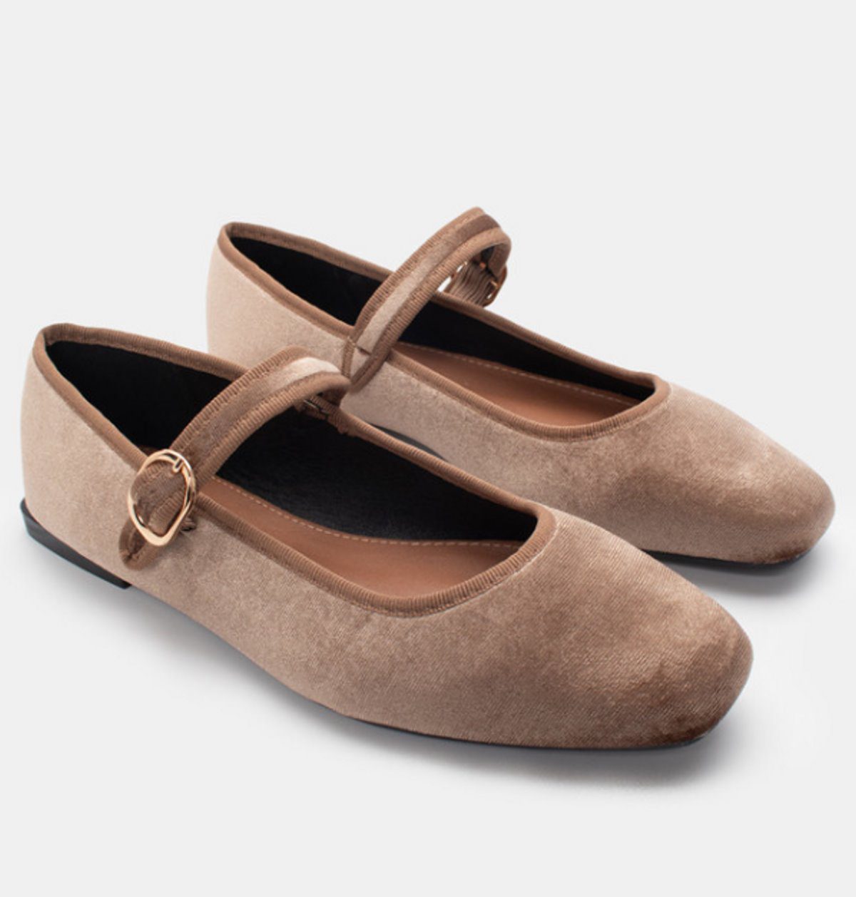 Οι μπαλαρίνες από βελούδο είναι must-have