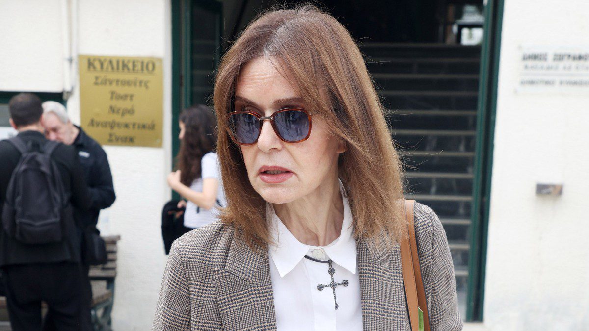 Η Κάτια Δανδουλάκη σε έξοδό της