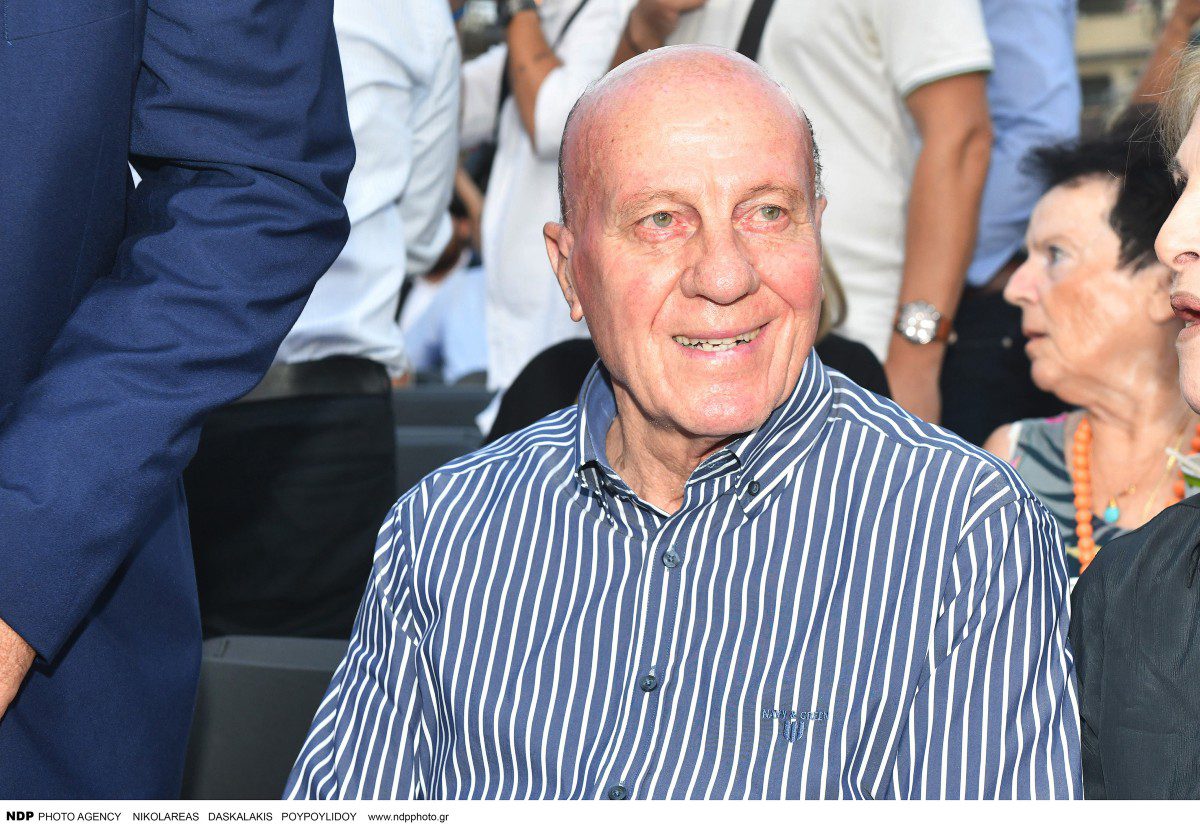 Ο Μίμης Δομάζος