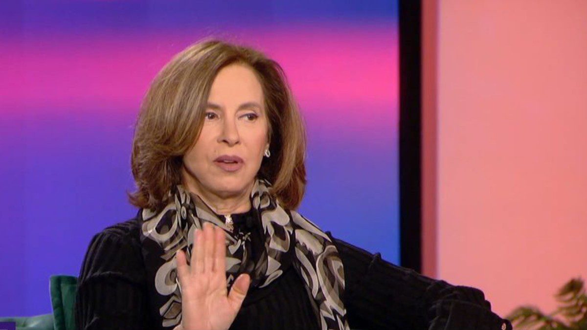 Η Έφη Πίκουλα στην εκπομπή Καλύτερα αργά