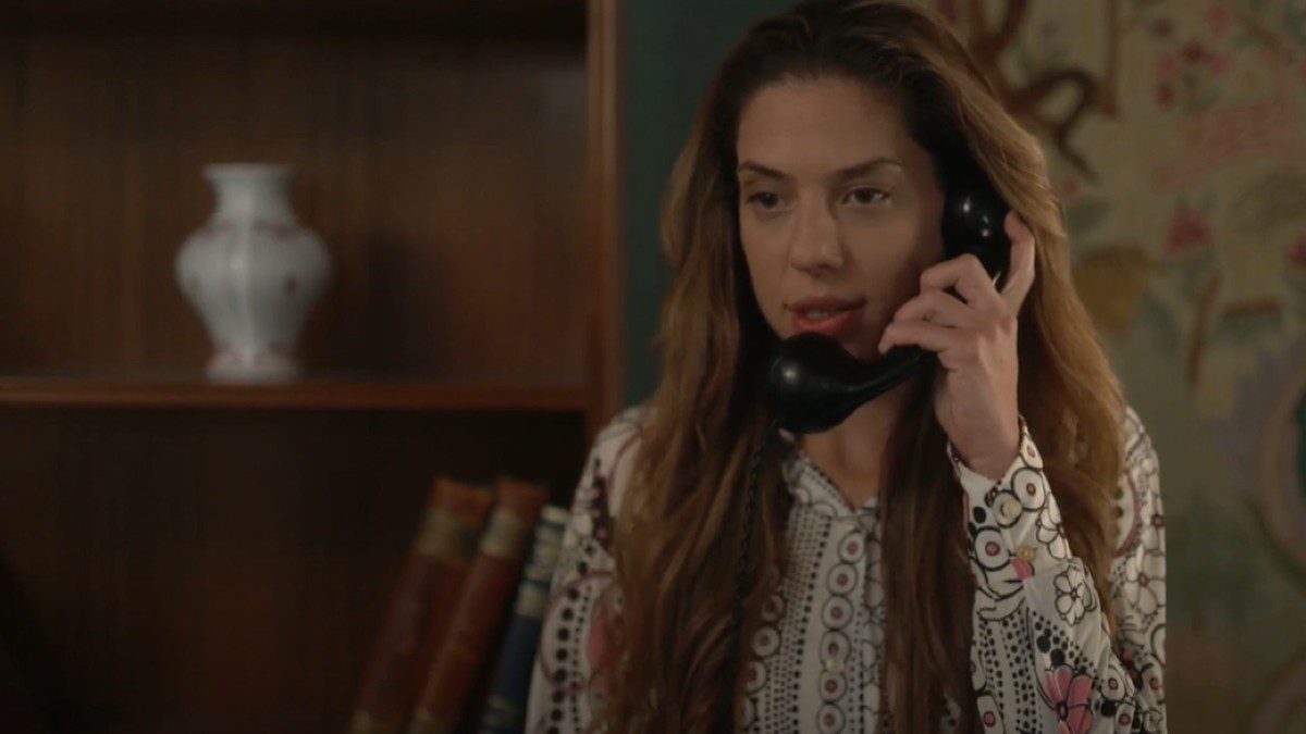 Η Αγνή στη σειρά Ηλέκτρα.