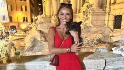 Η Ελένη Τσολάκη με το σκυλάκι της