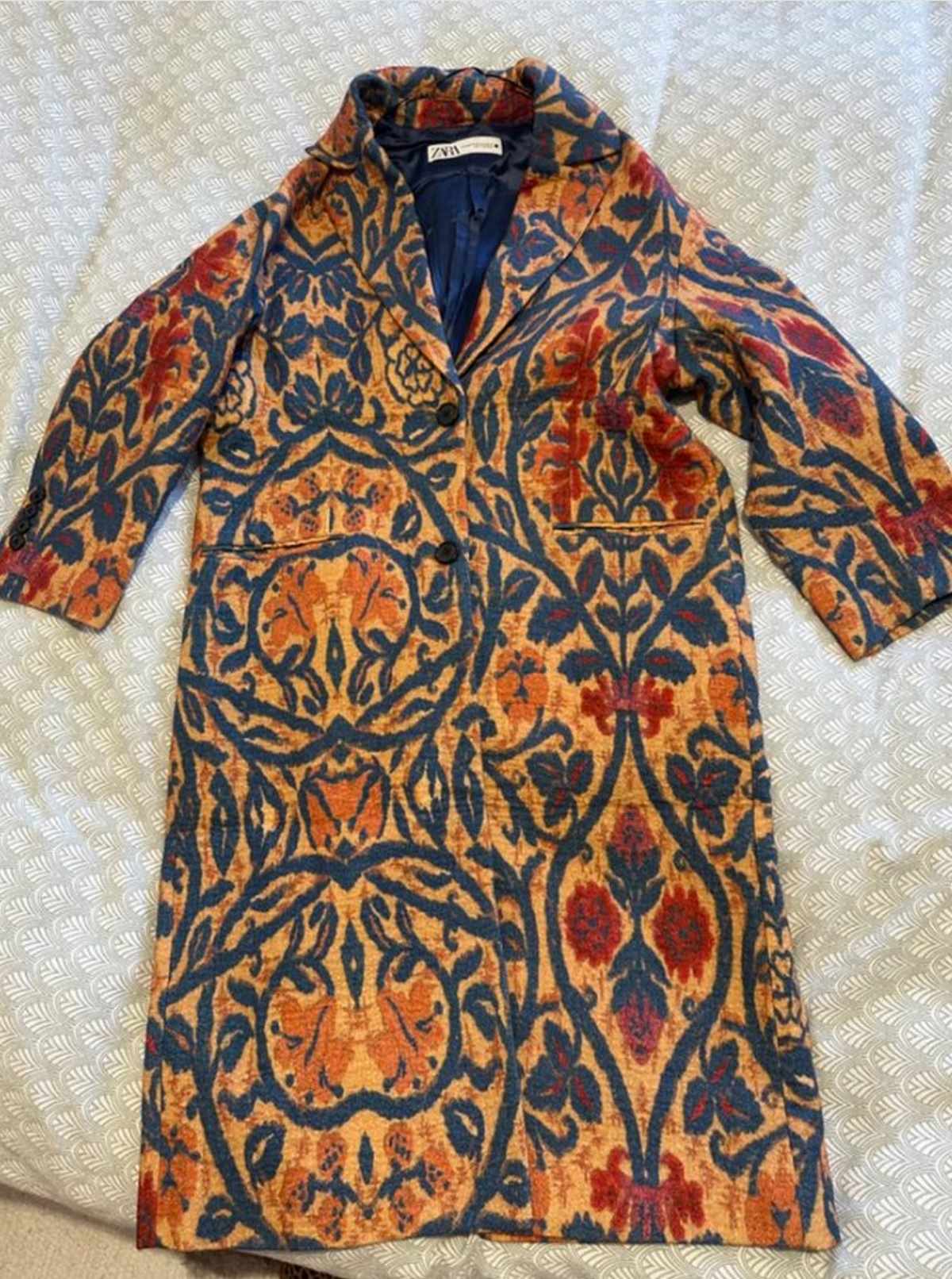 εμπριμέ παλτό zara