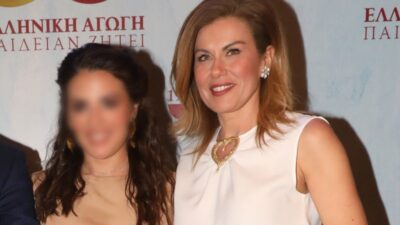 Η Ευγενία Μανωλίδου με την κόρη της, Θεοδώρα Μανωλίδου.