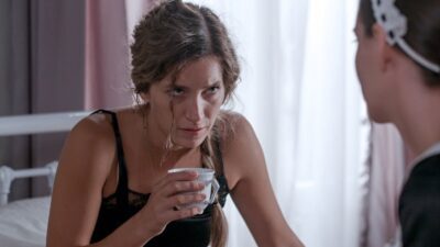 Η Ελένη από την σειρά Grand Hotel