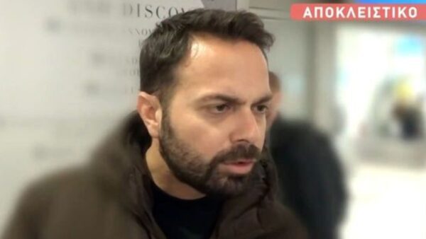 Ο Ηλίας Βρεττός στην κάμερα της εκπομπής BreakfastStar