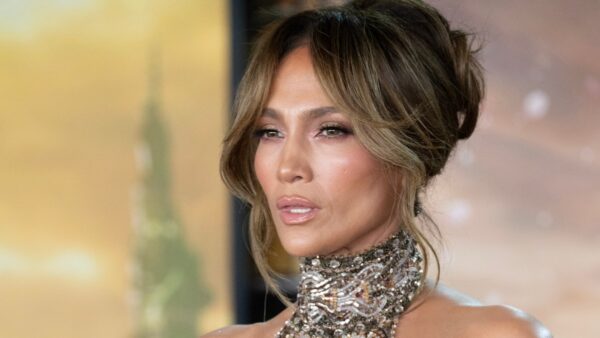 H Jennifer Lopez