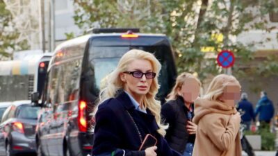 Η Κατερίνα Καινούργιου στο κέντρο της Αθήνας