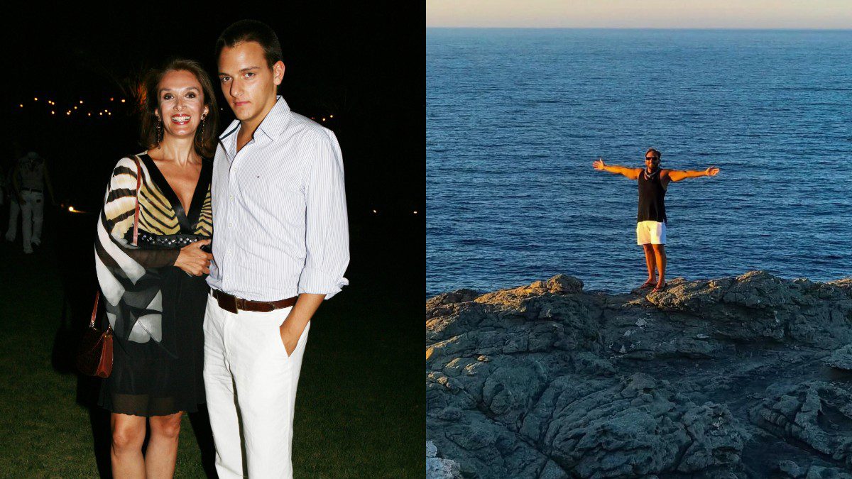 Ο Κάρολος Βιδάλης με τη μητέρα του και μόνος του