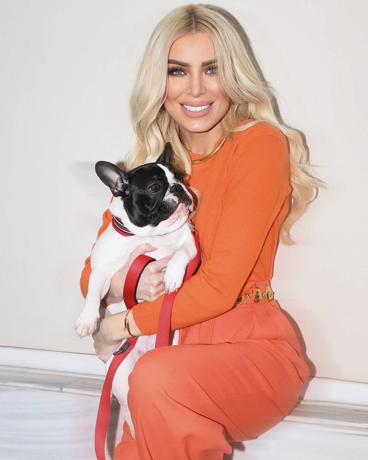 Η Κατερίνα Καινούργιου με το σκυλάκι της