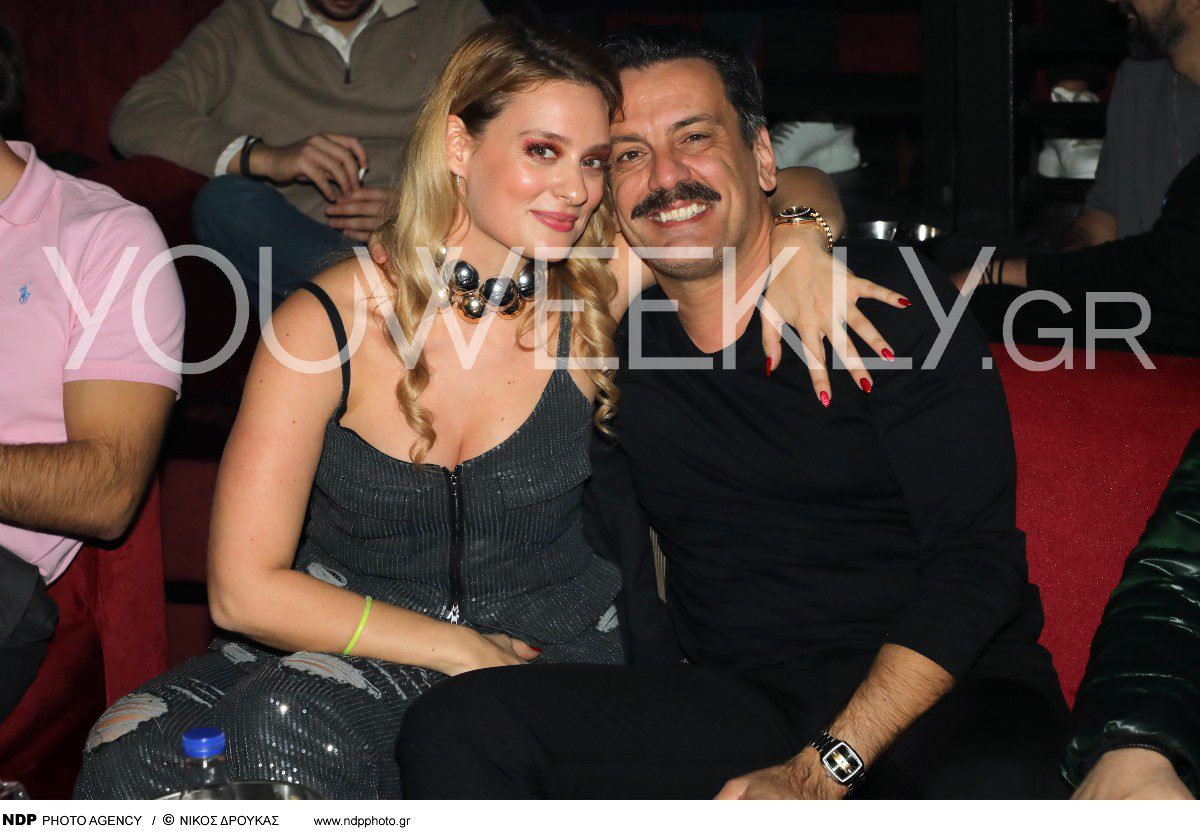 Ο Θάνος Κιούσης με την σύζυγό του στα μπουζούκια