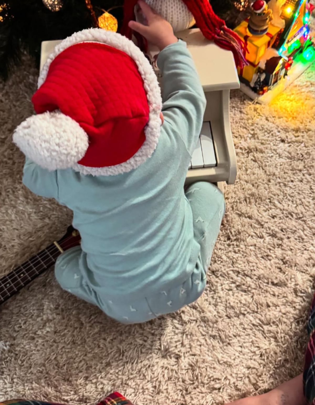 Ο γιος της Αντιγόνης Κουλουκάκου στο σαλόνι