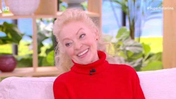 Η Μαρία Αλιφέρη στο Super Κατερίνα