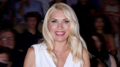 Η Ελένη Μενεγάκη σε βραδινή έξοδό της