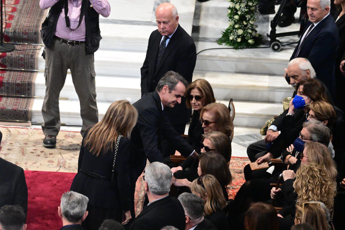 Ο Κυριάκος Μητσοτάκης στην κηδεία του Κώστα Σημίτη