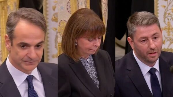 Ο Κυριάκος Μητσοτάκης, η Κατερίνα Σακελλαροπούλου και ο Νίκος Ανδρουλάκης εκφωνούν τους επικήδειους στην κηδεία του Κώστα Σημίτη