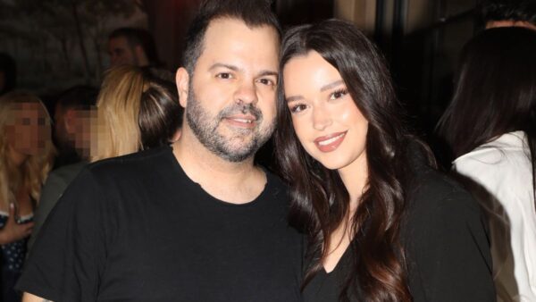 Ο Νίκος Απέργης και η σύζυγος του, Δώρα