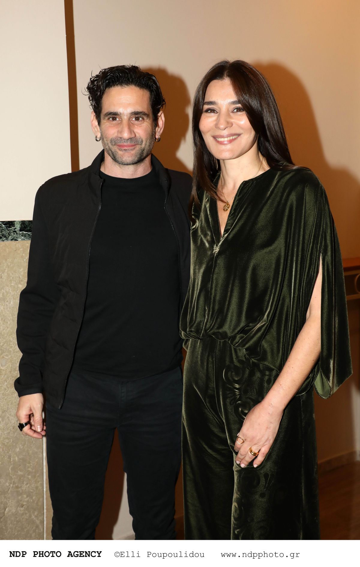 Ο Οδυσσέας Παπασπηλιόπουλος στην επίσημη πρεμιέρα της παράστασης "Ο Βαρόνος Φ" στο θέατρο "Πτι Παλαί" στο Παγκράτι.