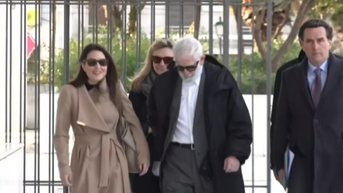 Πέτρος Φιλιππίδης: Έφτασε στο Εφετείο Αθηνών - Σήμερα η συνέχεια της δίκης του