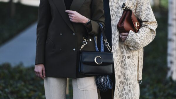 old elegance style στους δρόμους