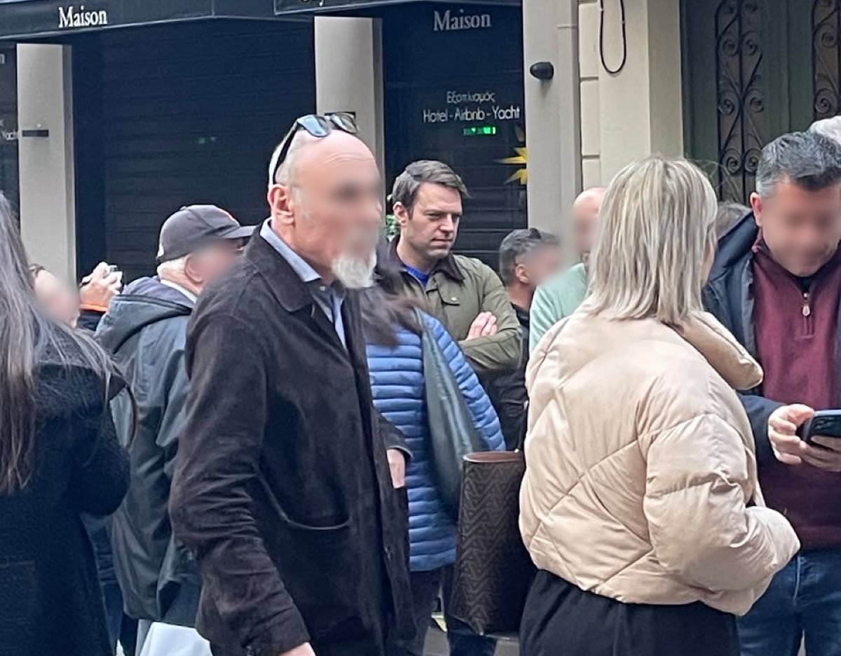 Στέφανος Κασσελάκης: Στο κέντρο της Αθήνας για καλό σκοπό (Φωτογραφίες)