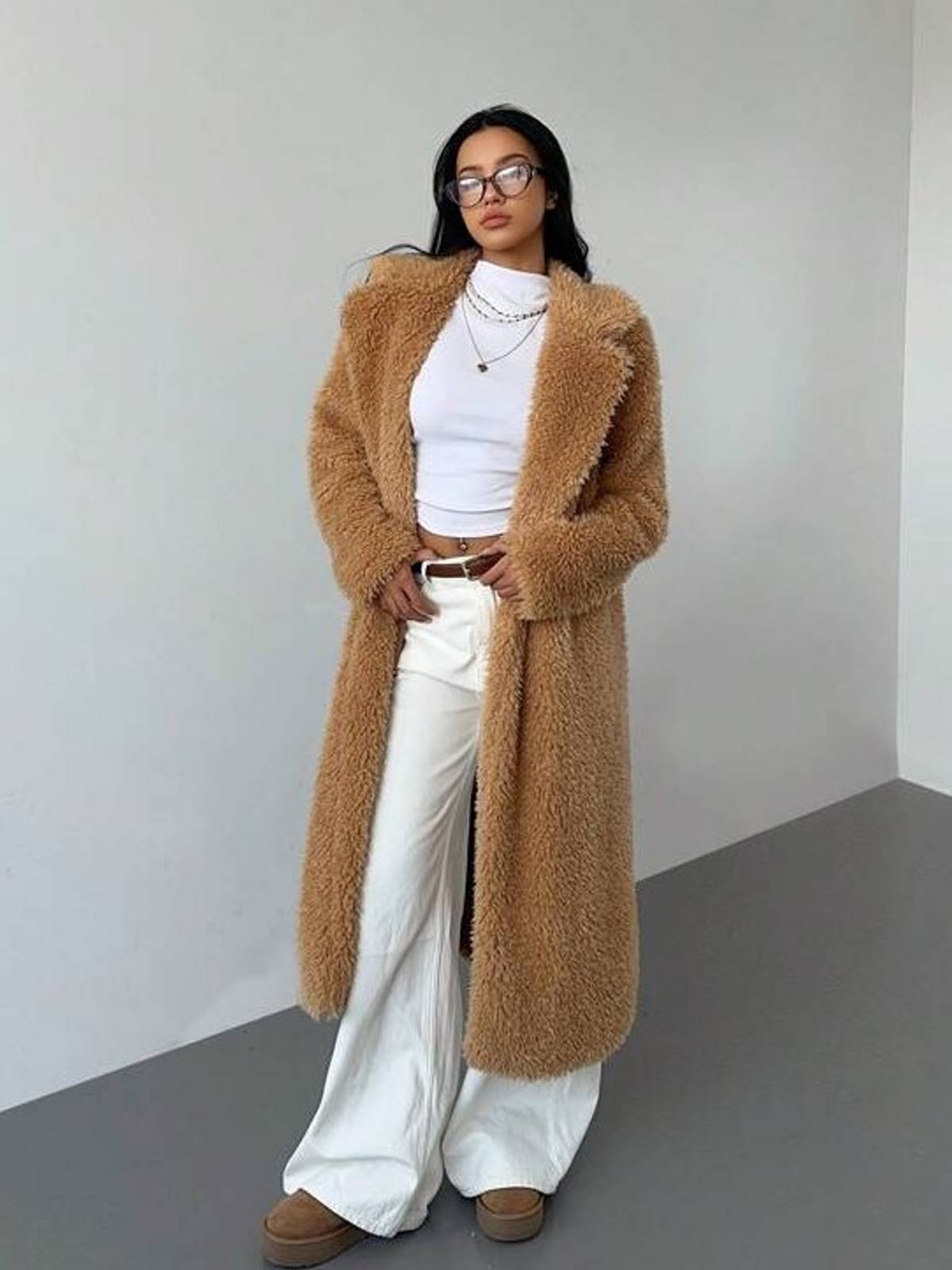 καφέ μπουκλέ παλτό