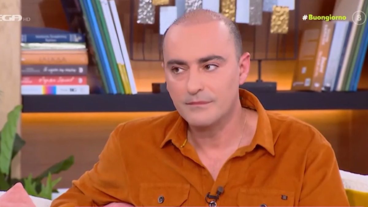 Ο Θανάσης Αλευράς στο πλατό του mega