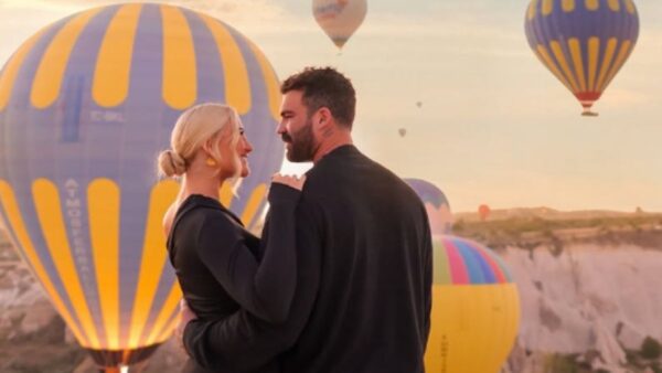 Ο Δημήτρης Αλεξάνδρου και η Ιωάννα Τούνη στην Καππαδοκία.