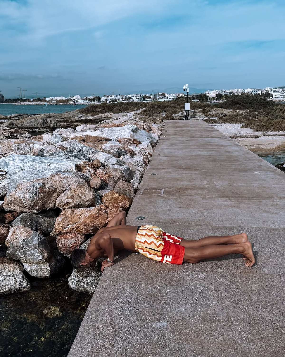 Ο Τσερέλα στα βράχια