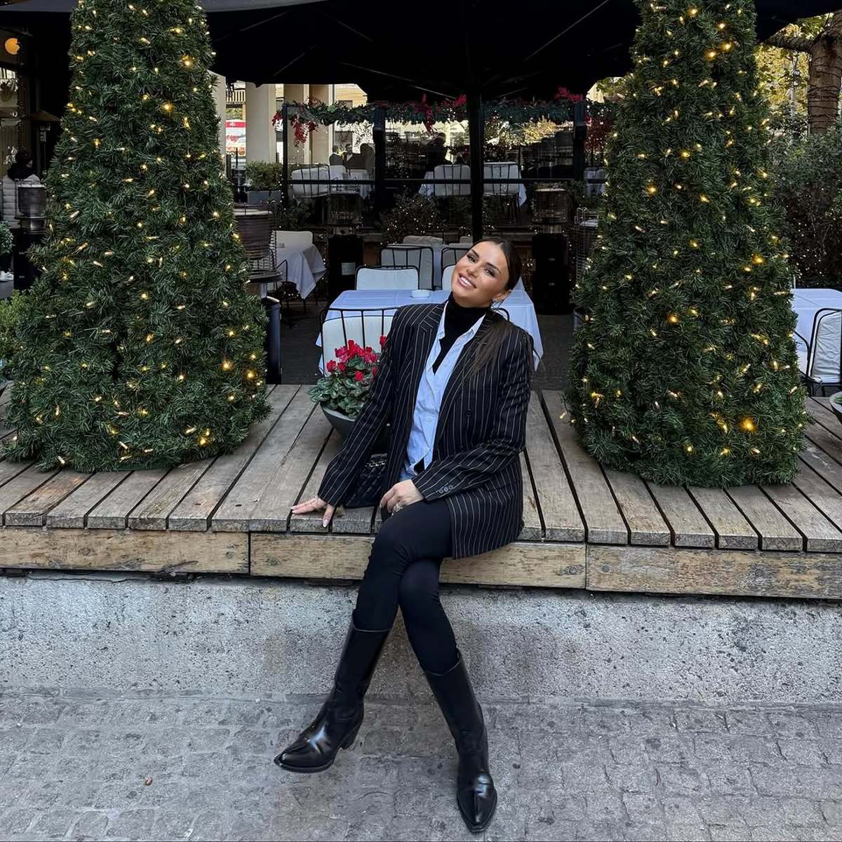 H Ελένη Τσολάκη σε βόλτα τοην Αθήνα