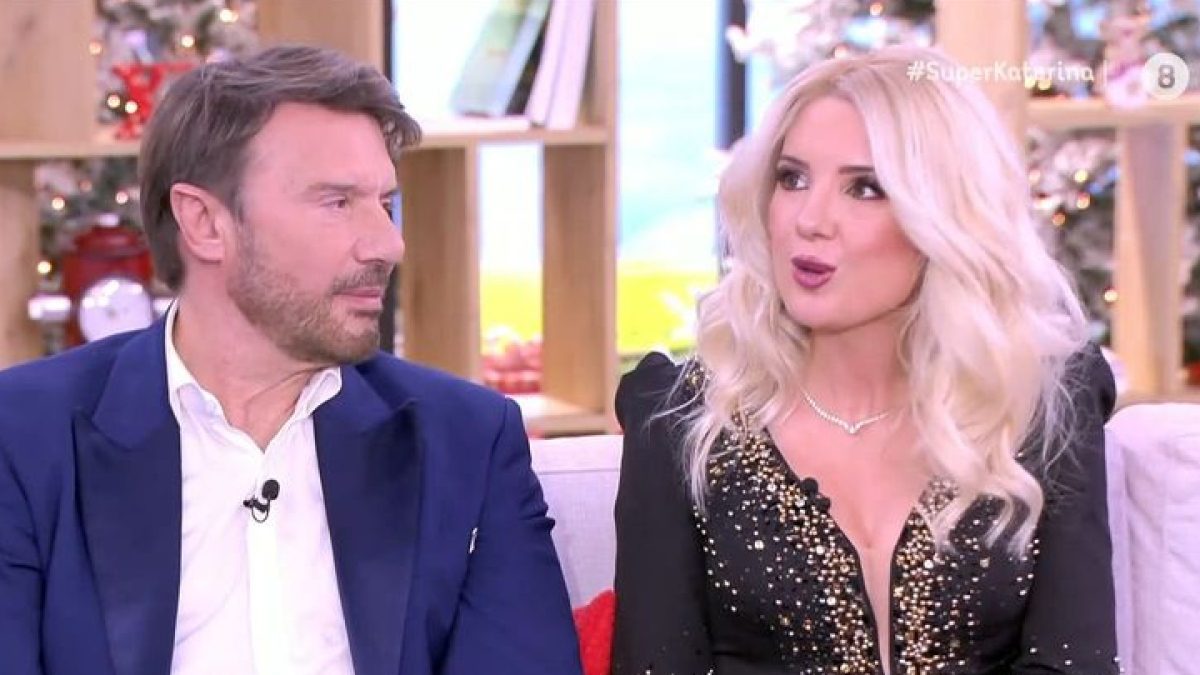 Ο Στράτος Τζώρτζογλου και η Σοφία Μαριόλα στο Super Κατερίνα