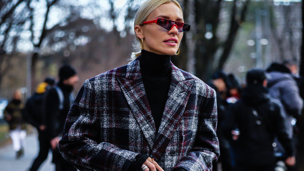 Εύκολα σύνολα στο street style με καρό σακάκι