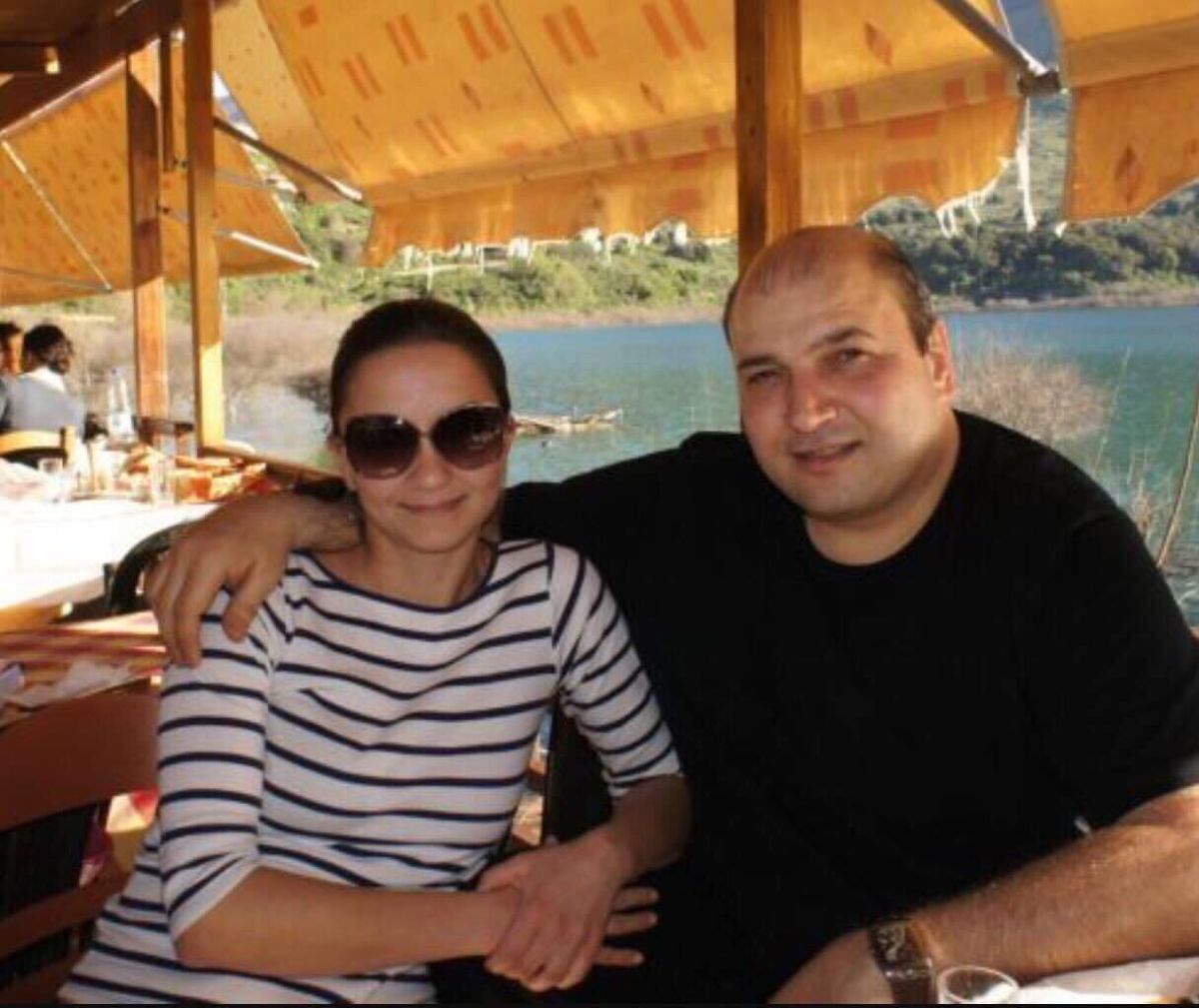 Ο Νίκος Ζωιδάκης και η σύζυγός του