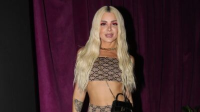 Η Ζόζεφιν τραγουδάει το "Υπάρχω"