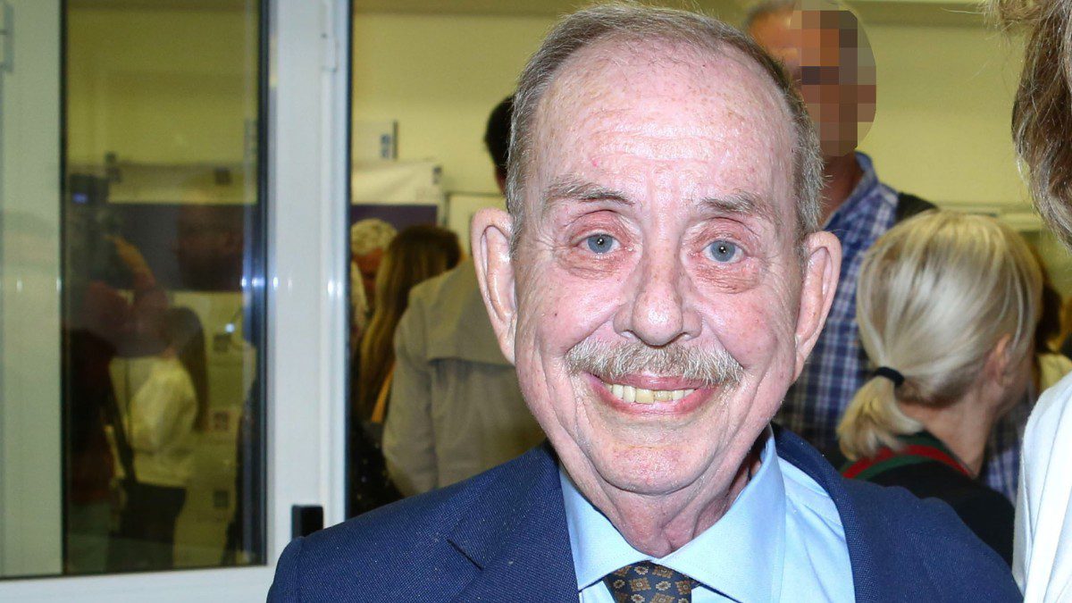 Ο Ηλίας Μαμαλάκης σε έξοδό του