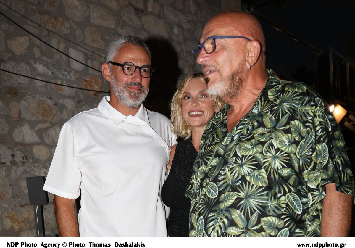 Ο Νίκος Συρίγος και η Ελεωνόρα Ζουγανέλη με τον πατέρα της Γιάννη