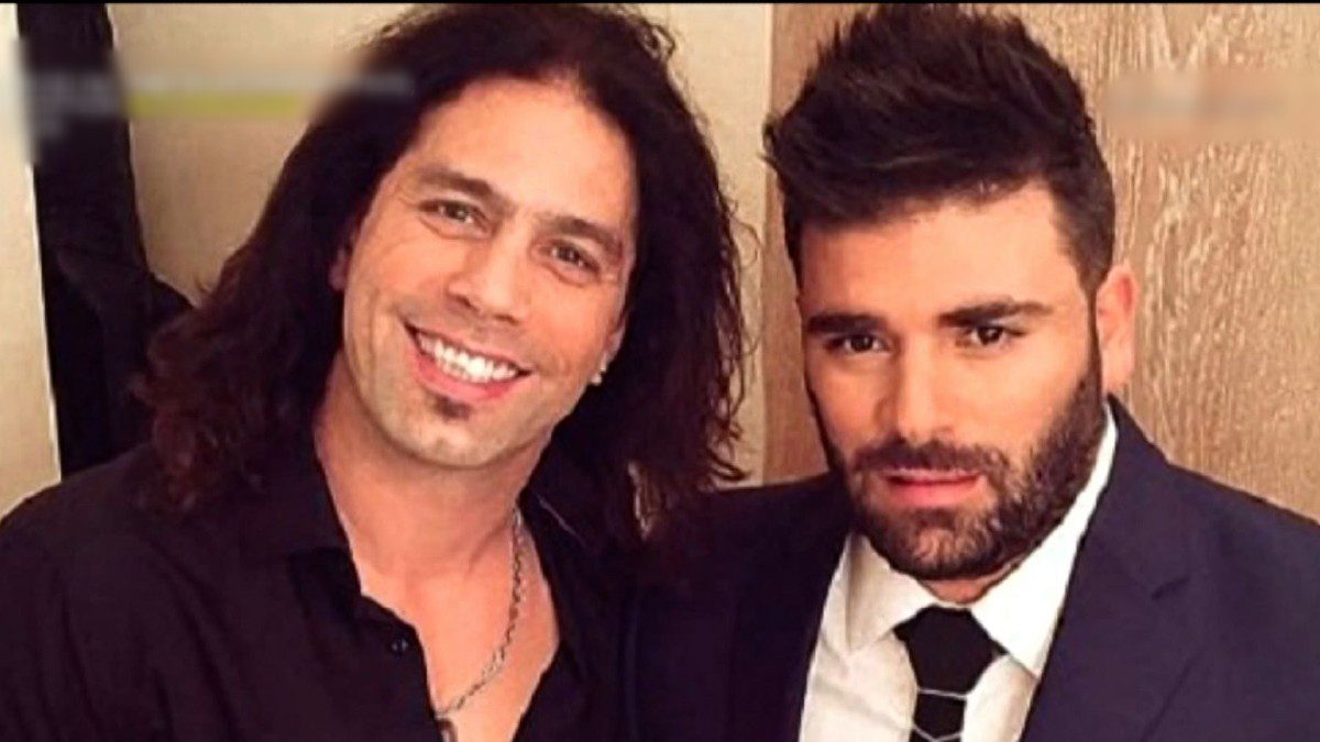 Ο Παντελής Παντελίδης με τον μαέστρο του