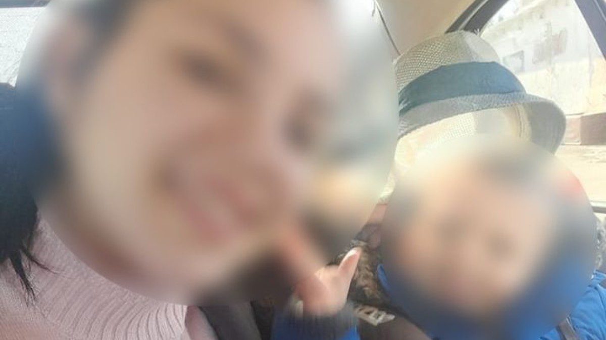 Ο 3χρονος Άγγελος με την μητέρα του