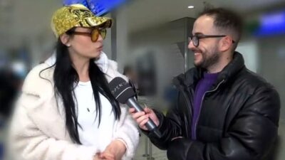 Η Δήμητρα Αλεξανδράκη στο αεροδρόμιο με δημοσιογράφο του Πρωινό Σουσού