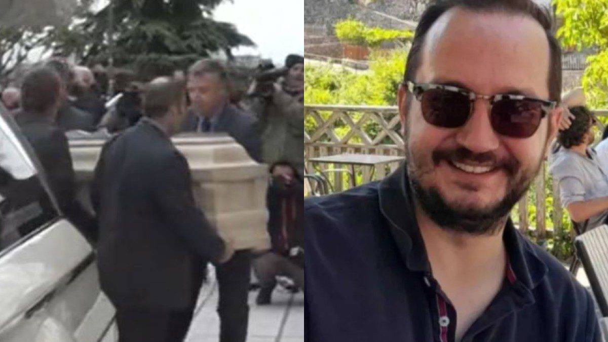 Το φέρετρο του Βασίλη Καλογήρου στην κηδεία του.