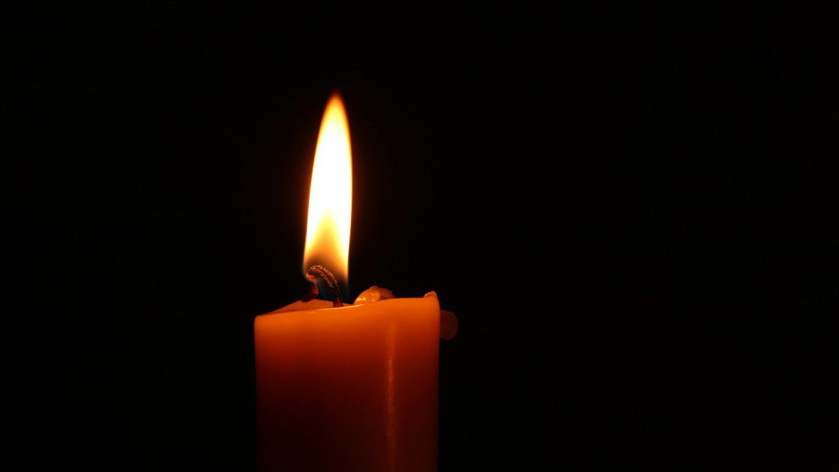 Αναμμένο κερί