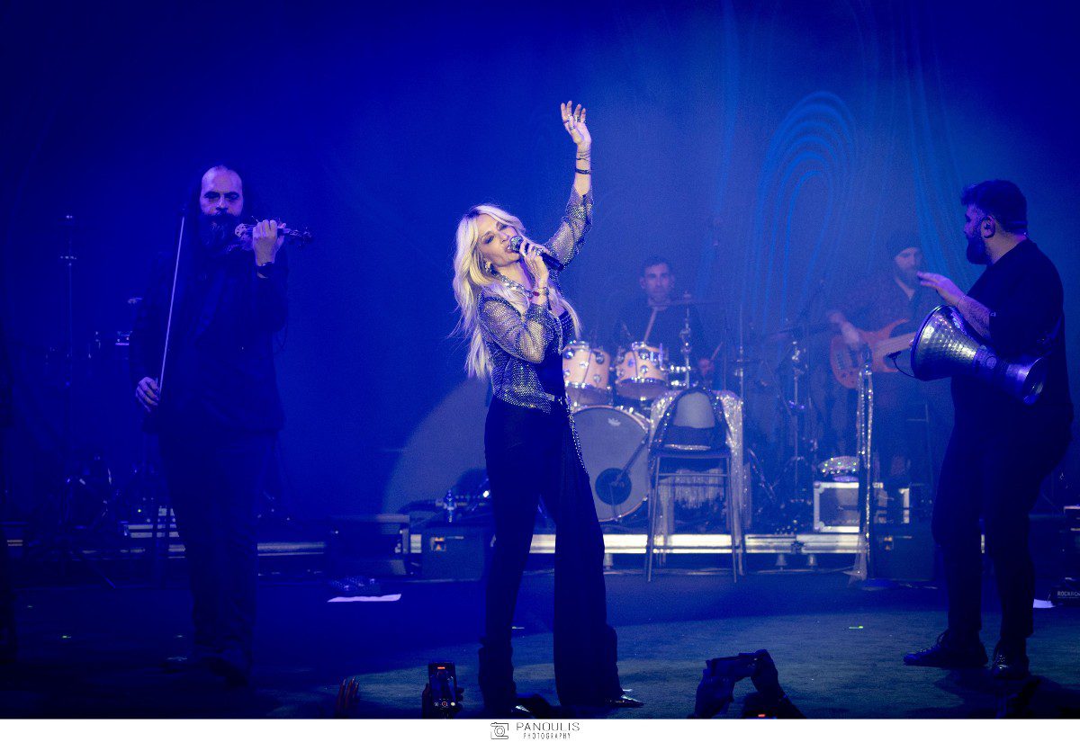 Η Άννα Βίσση επί σκηνής