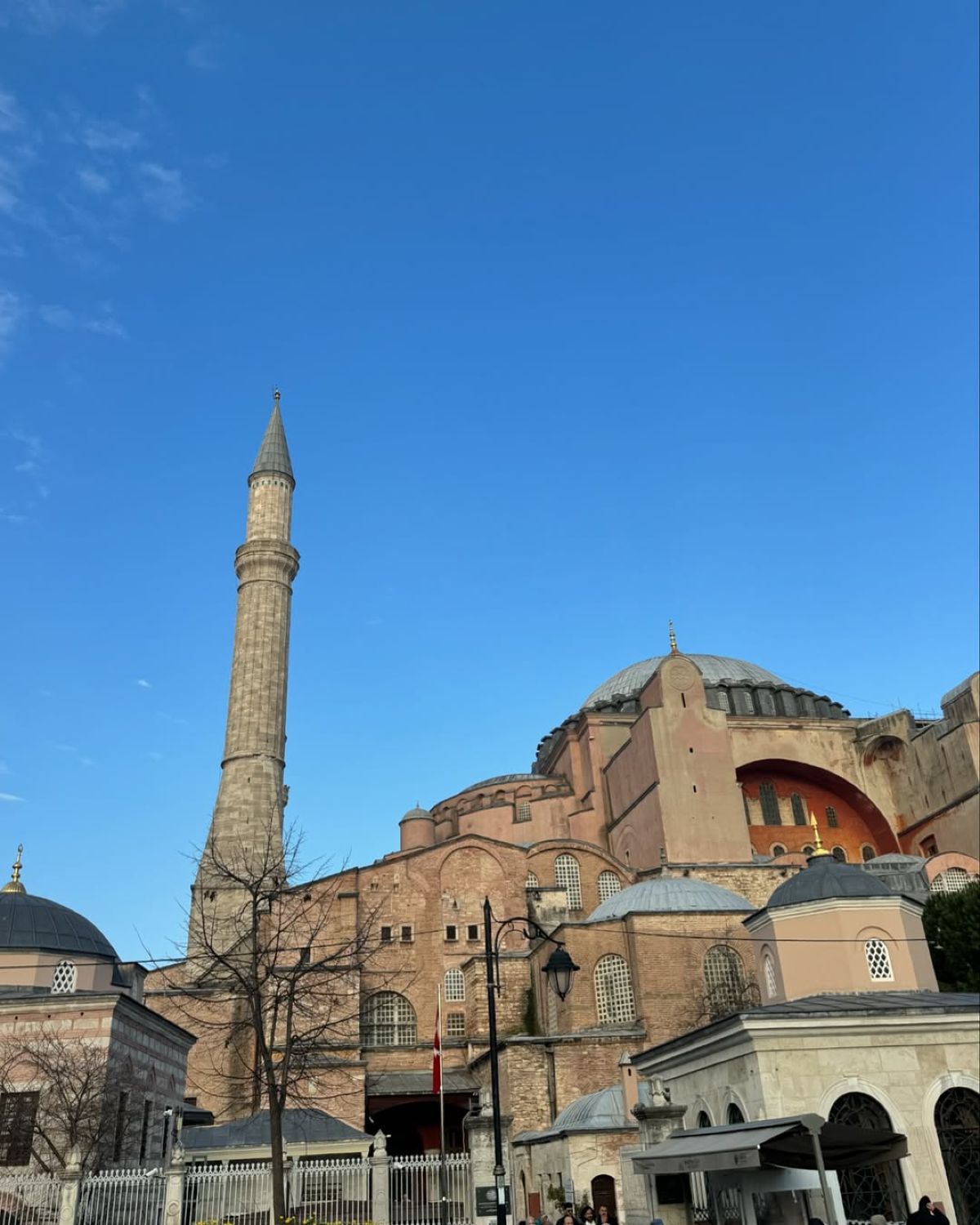 Η ανάρτηση της Δανάης Μπάρκα από την Κωνσταντινούπολη.